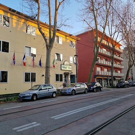 Hotel Tito Mestre Buitenkant foto