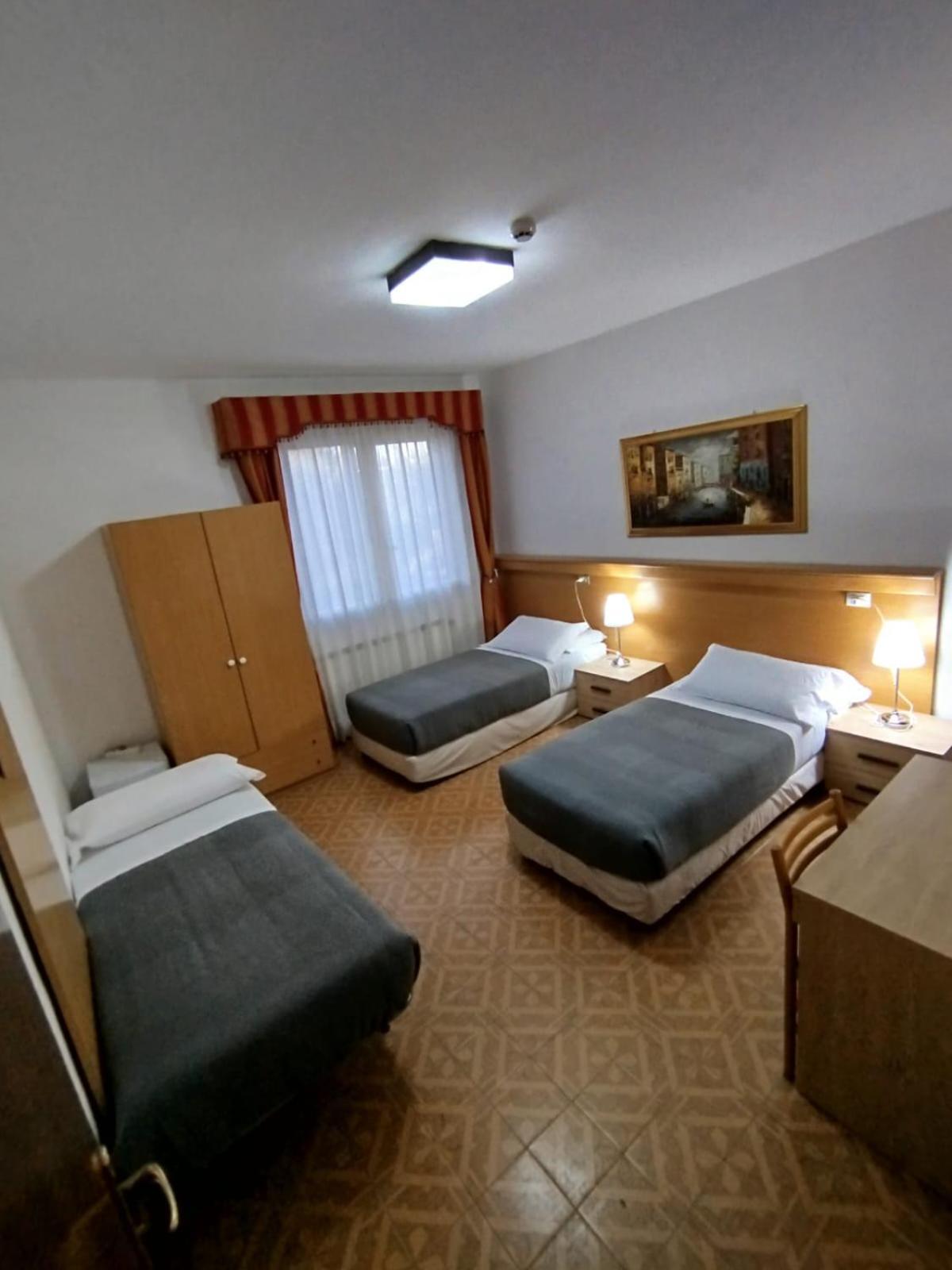 Hotel Tito Mestre Buitenkant foto