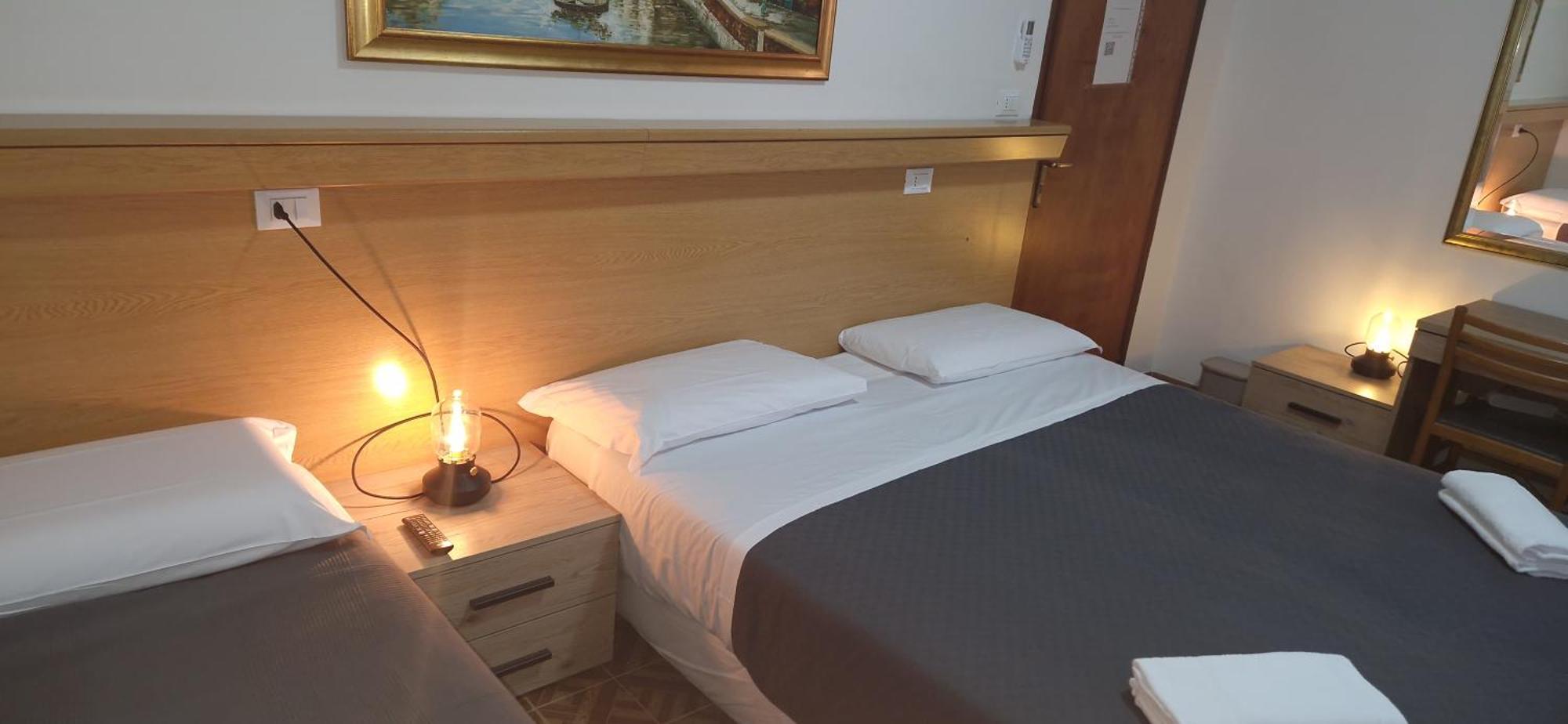 Hotel Tito Mestre Buitenkant foto