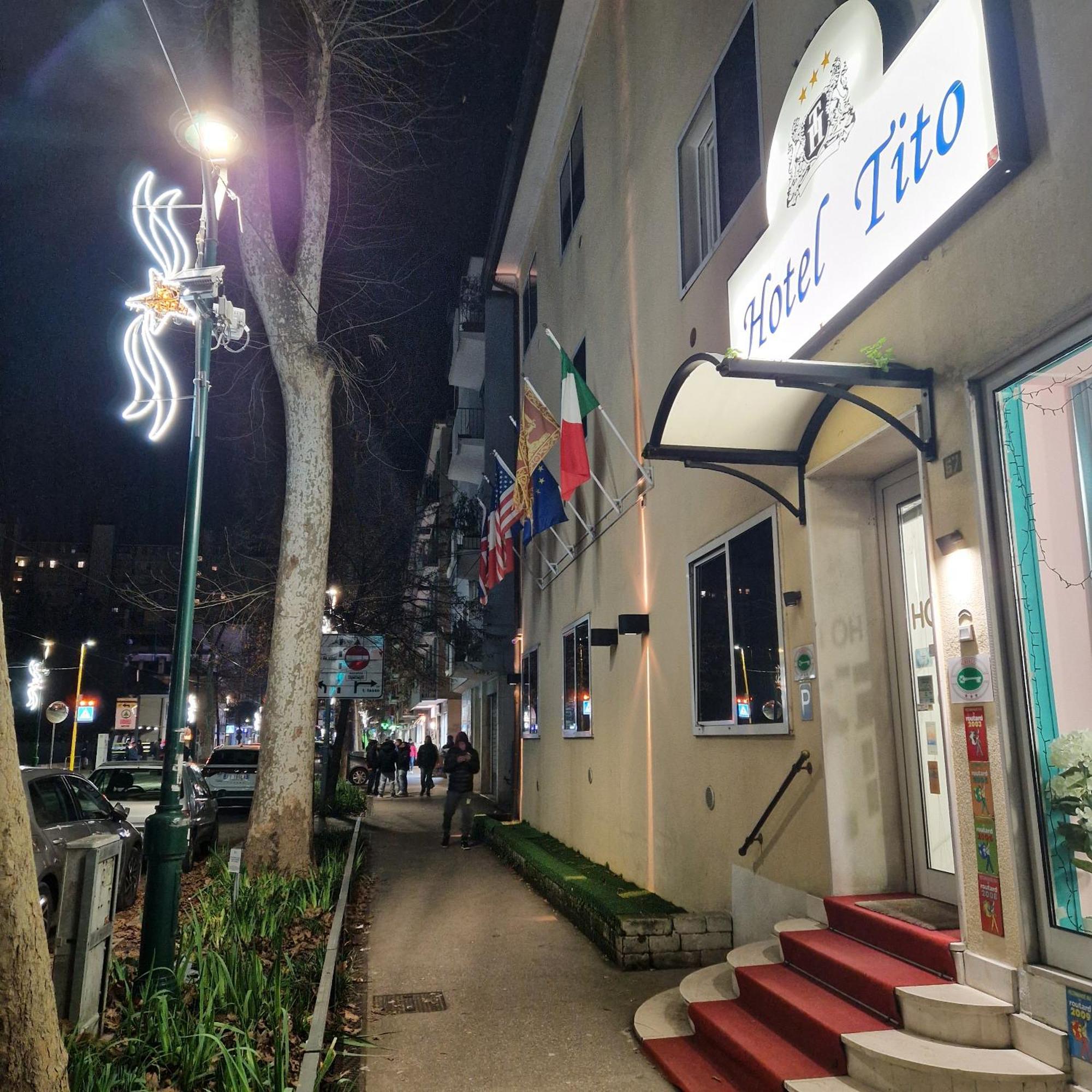 Hotel Tito Mestre Buitenkant foto
