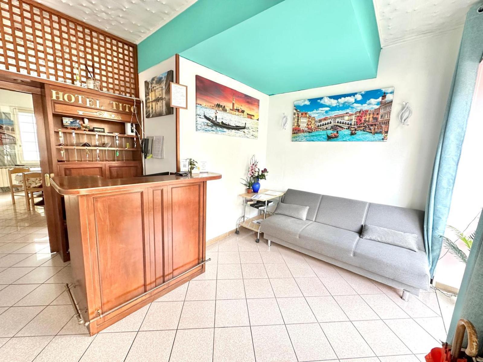 Hotel Tito Mestre Buitenkant foto