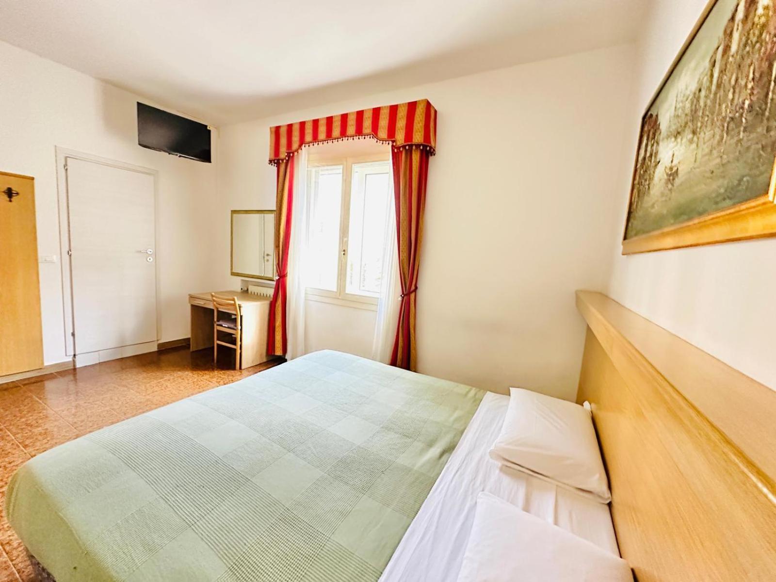 Hotel Tito Mestre Buitenkant foto