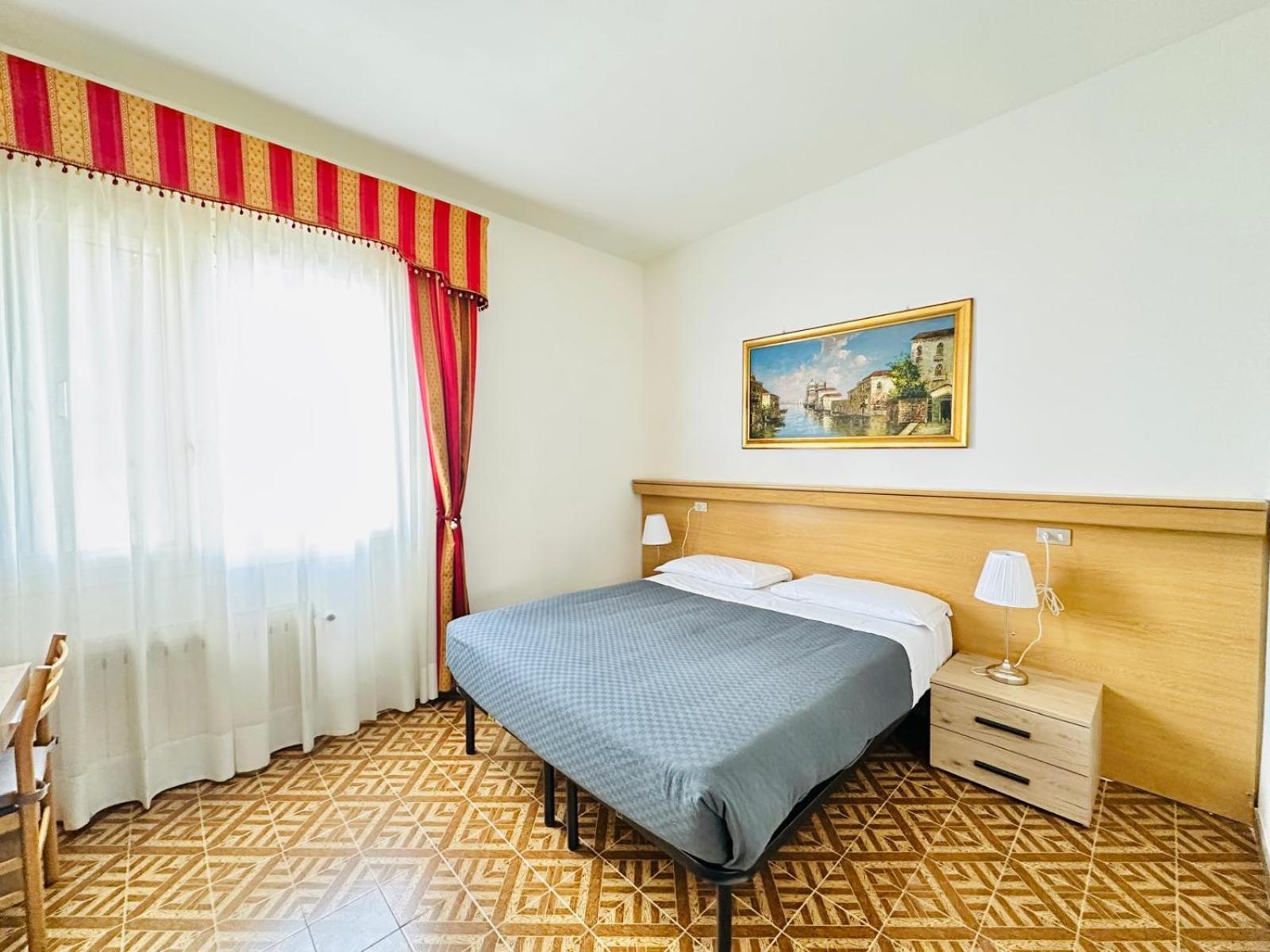 Hotel Tito Mestre Buitenkant foto