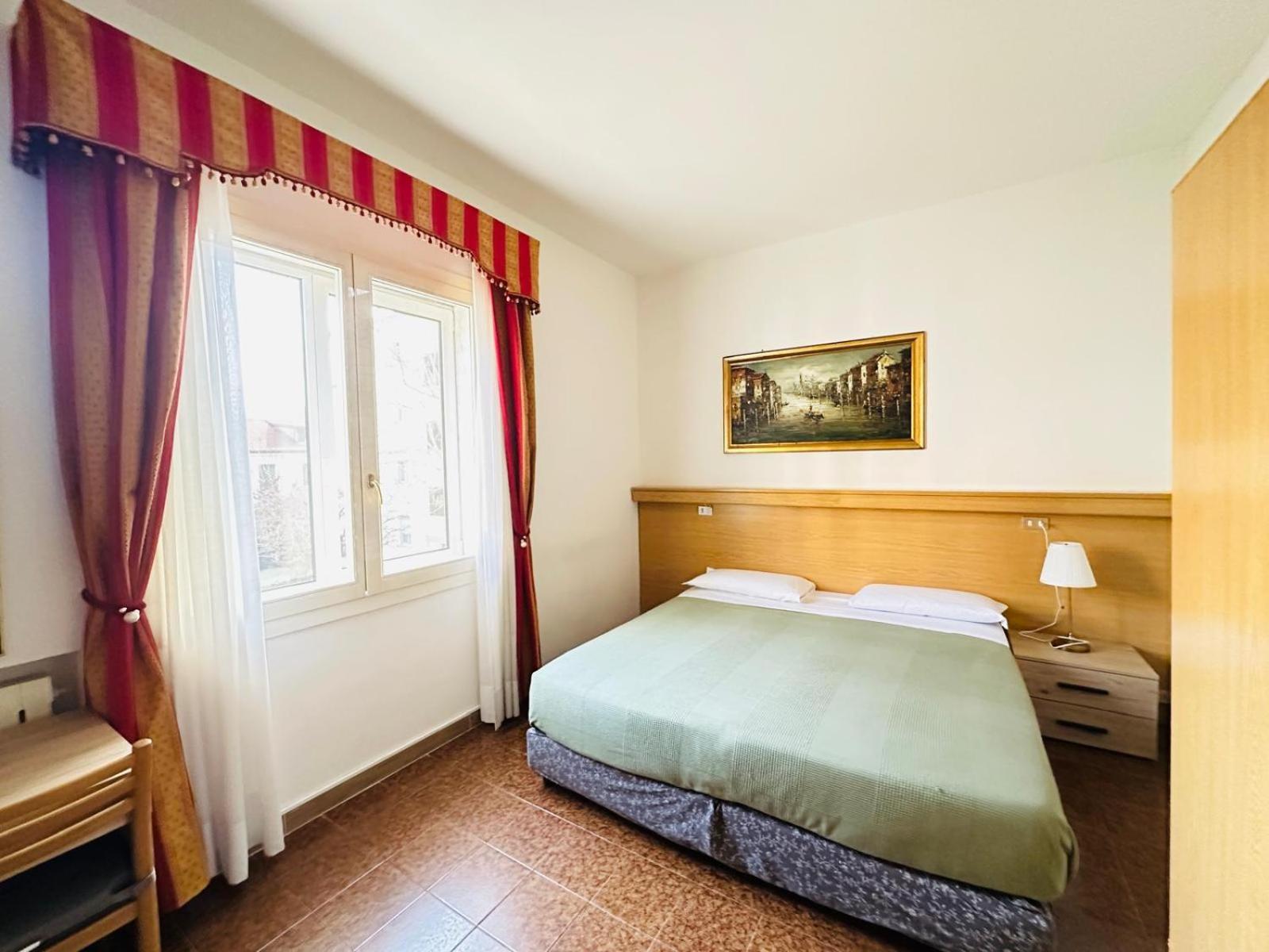 Hotel Tito Mestre Buitenkant foto