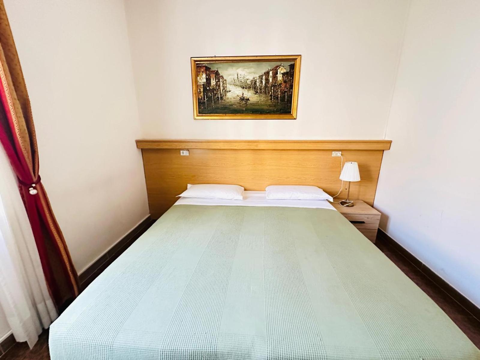 Hotel Tito Mestre Buitenkant foto