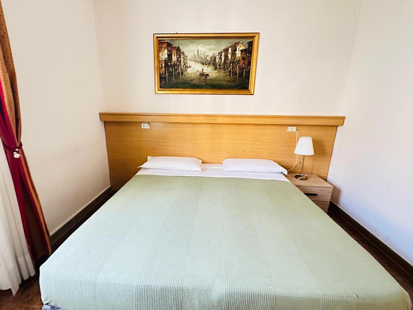 Hotel Tito Mestre Buitenkant foto