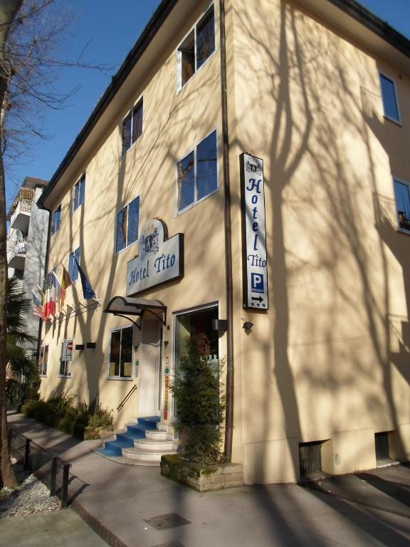 Hotel Tito Mestre Buitenkant foto
